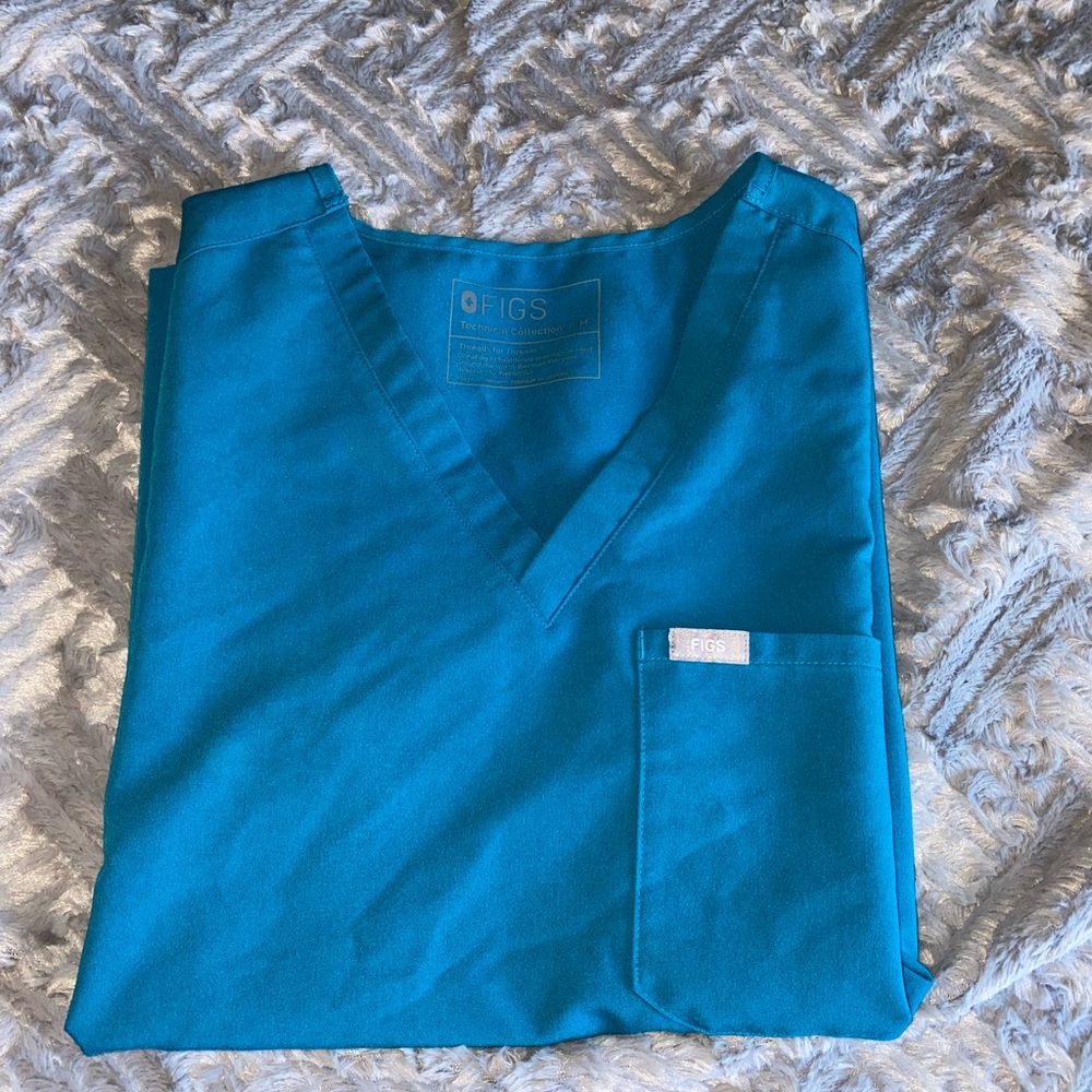 Figs scrub top
